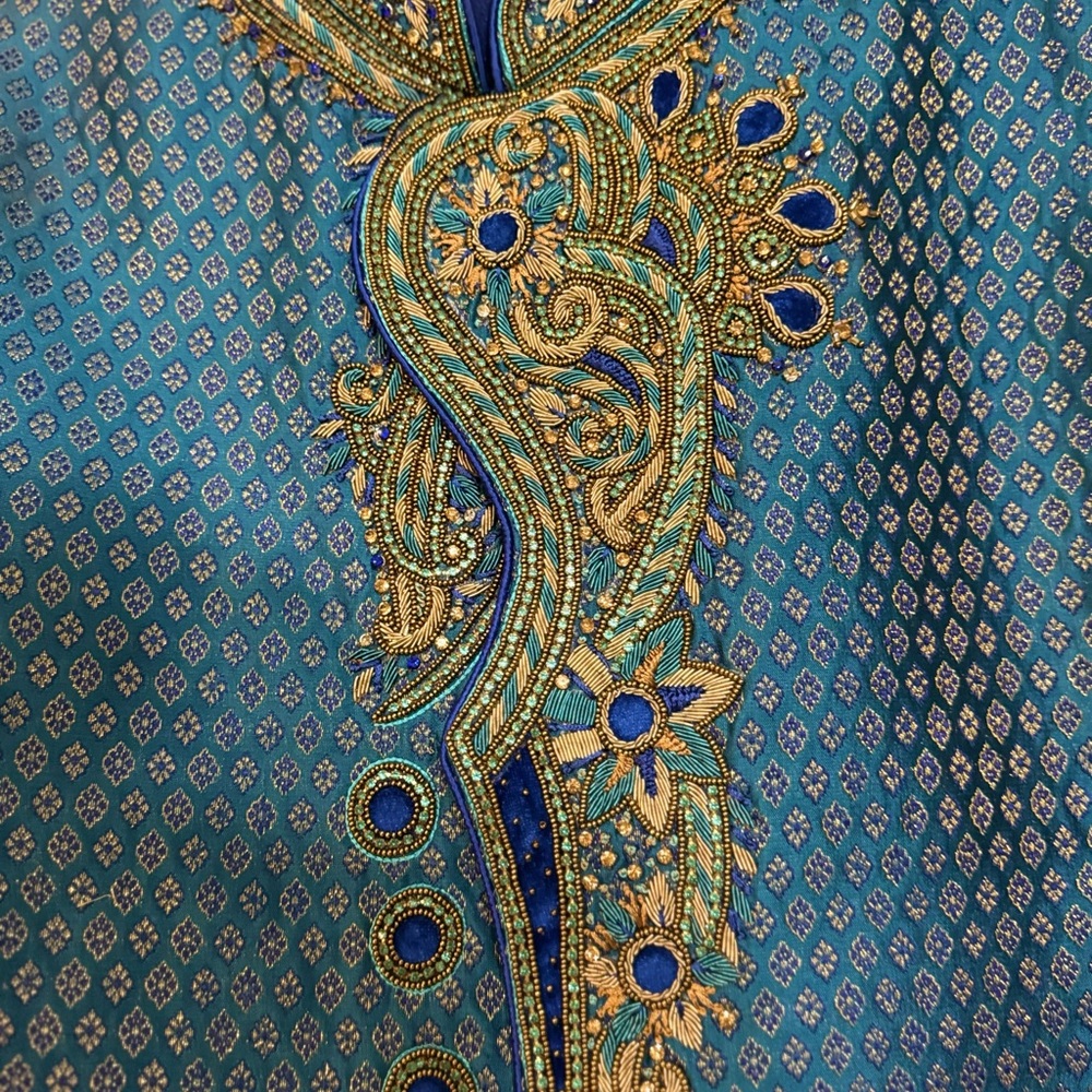 Men’s brocade Sherwani - Picture 2 of 3